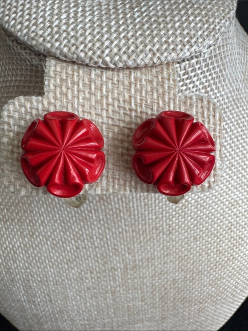 VTG Red Carved Plastic Rosette Flower Clip-on Earrings